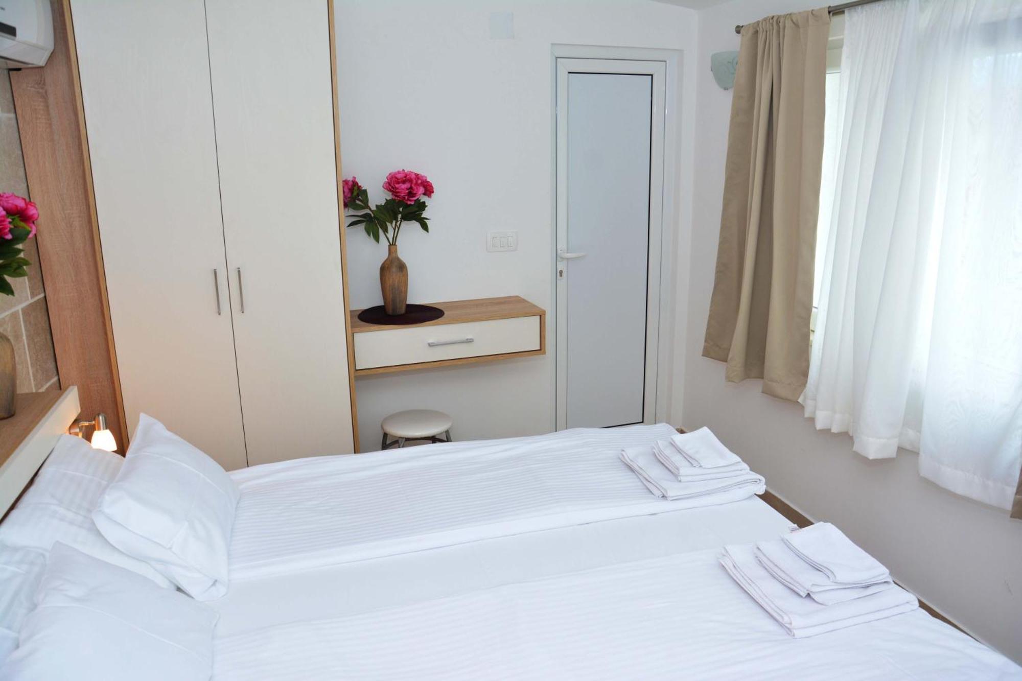 Apartments Harmonia Tivat Pokoj fotografie