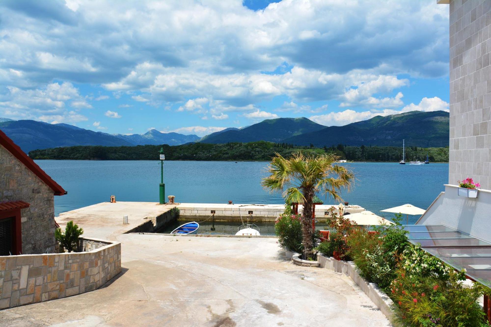 Apartments Harmonia Tivat Pokoj fotografie